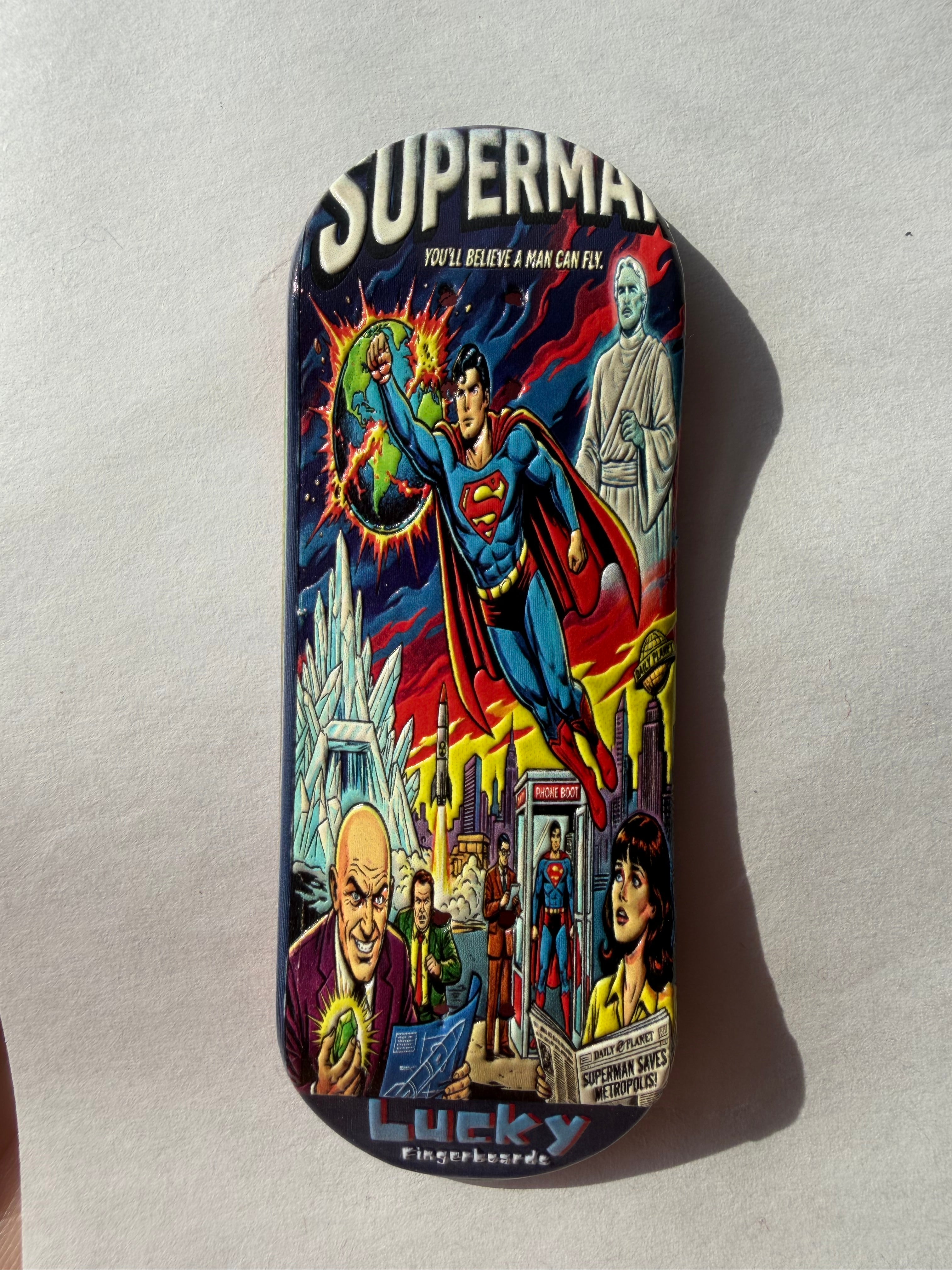 Superman Comic - 34mm - embossed