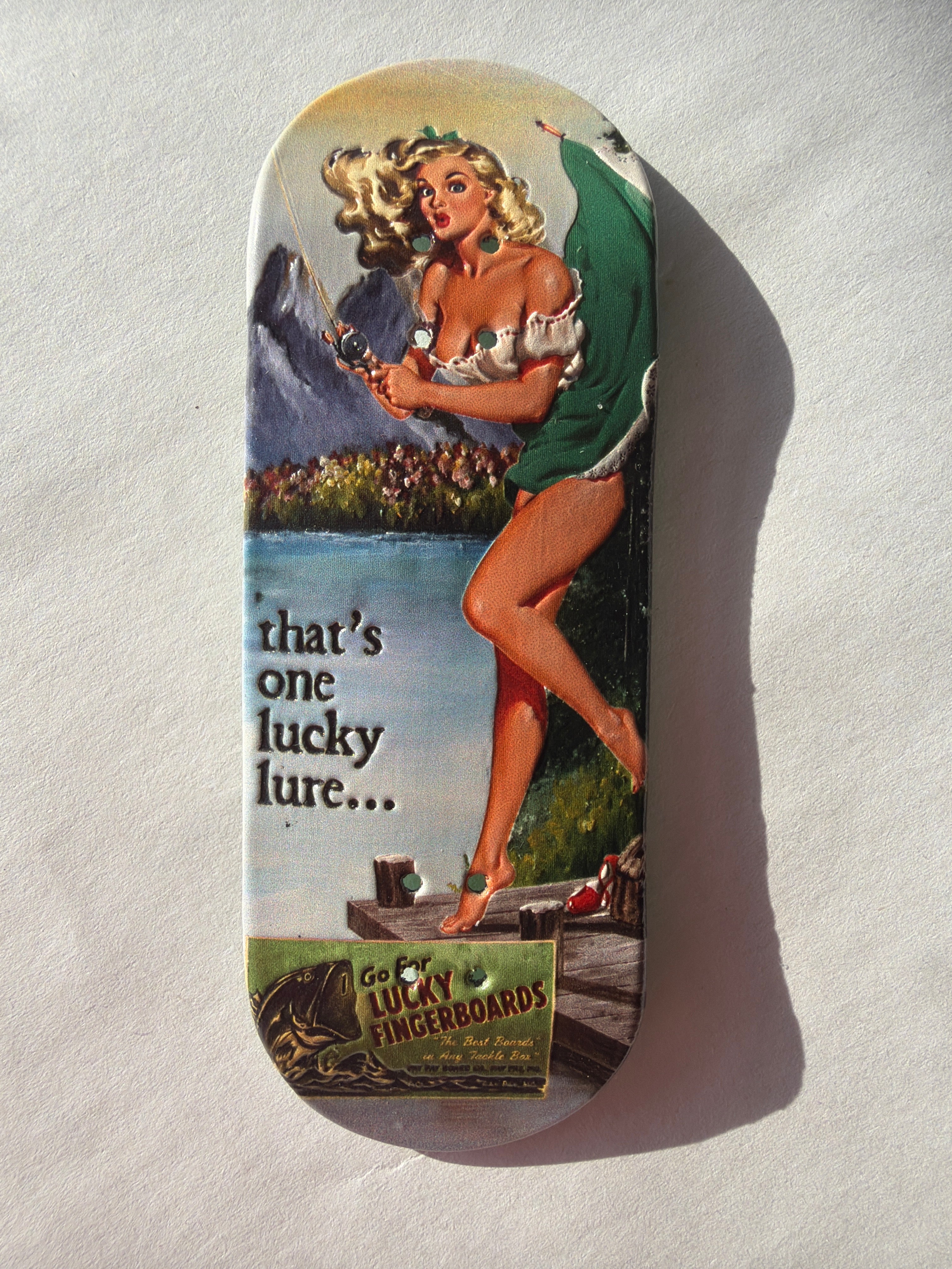 Lucky Lure - 34mm - embossed