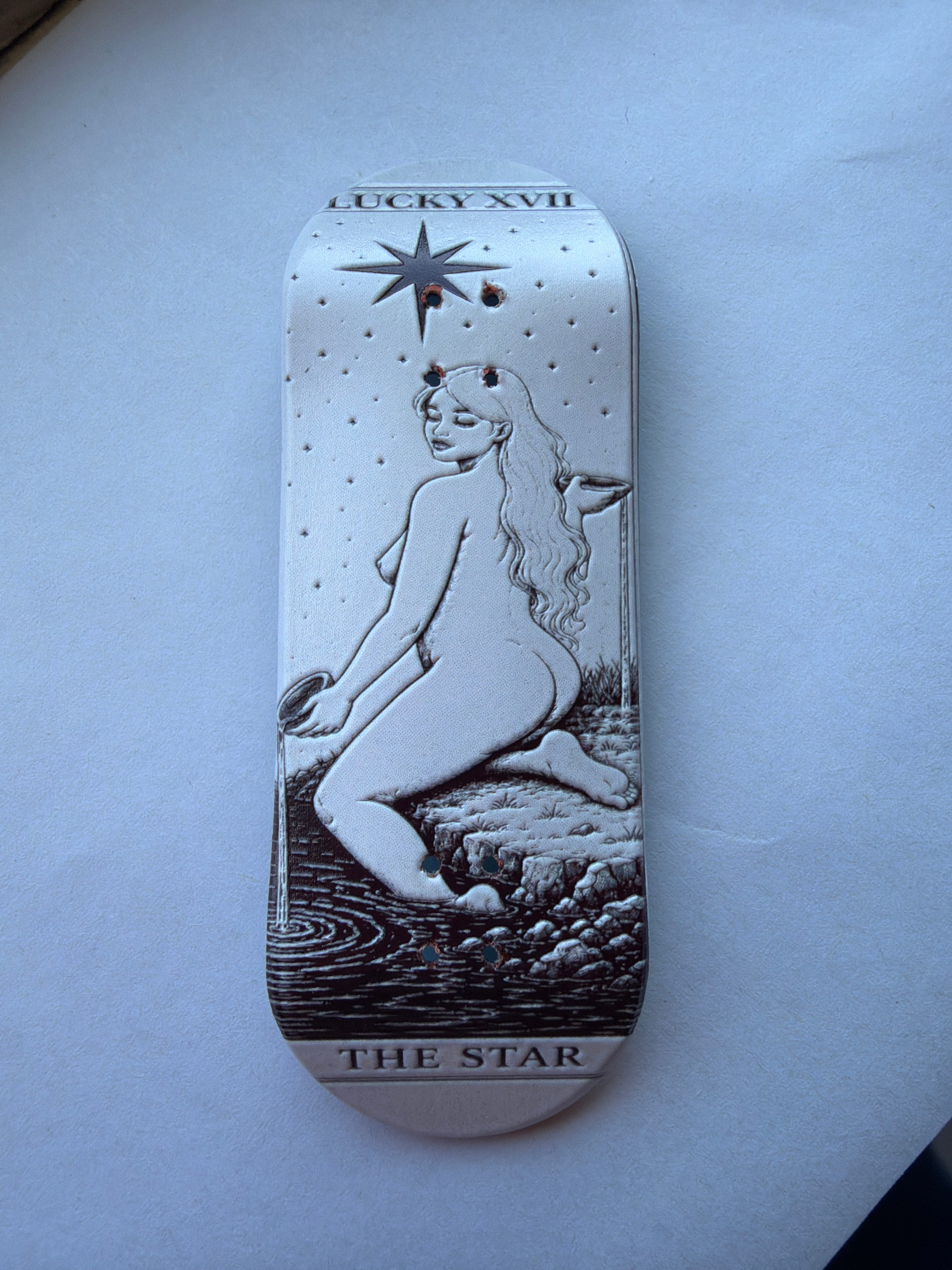 Lucky Star - 34mm - embossed